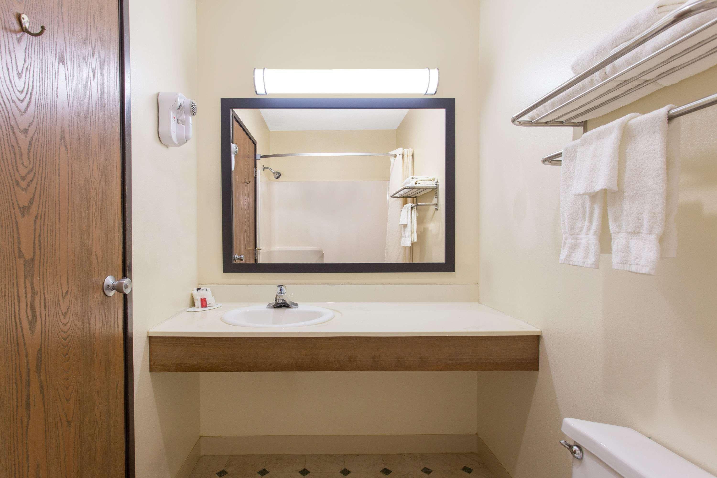 Motel Super 8 By Wyndham Eau Claire I-94 Esterno foto