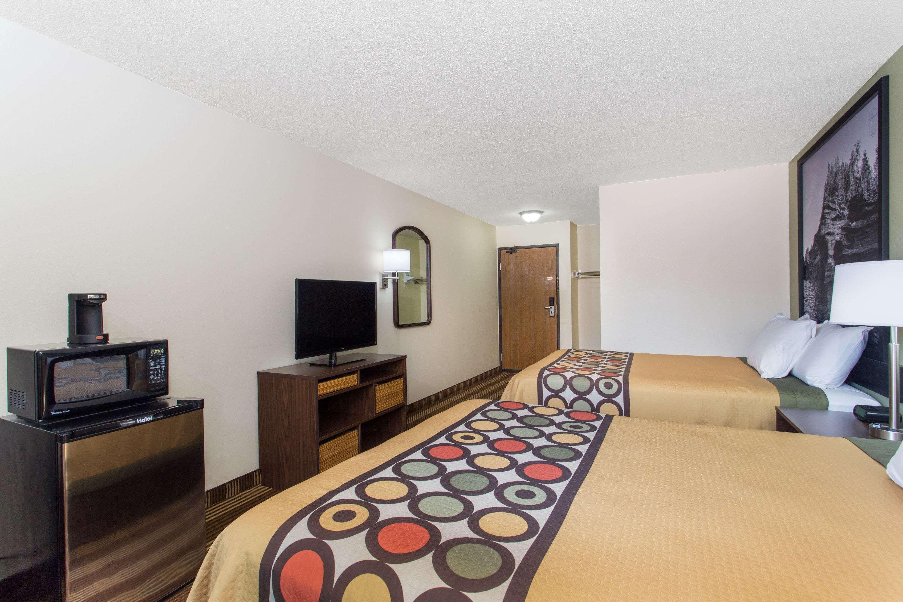 Motel Super 8 By Wyndham Eau Claire I-94 Esterno foto