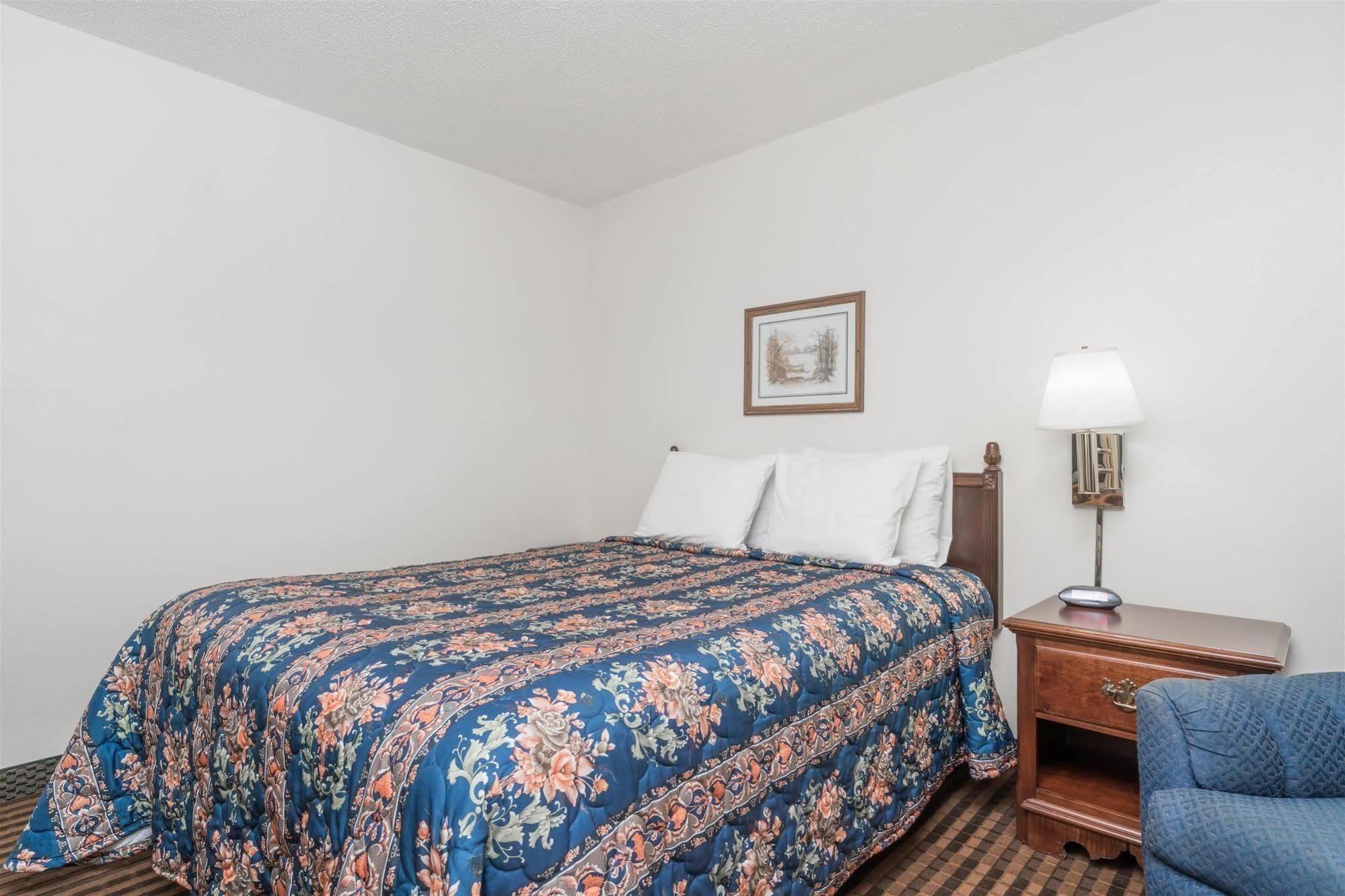 Motel Super 8 By Wyndham Eau Claire I-94 Esterno foto