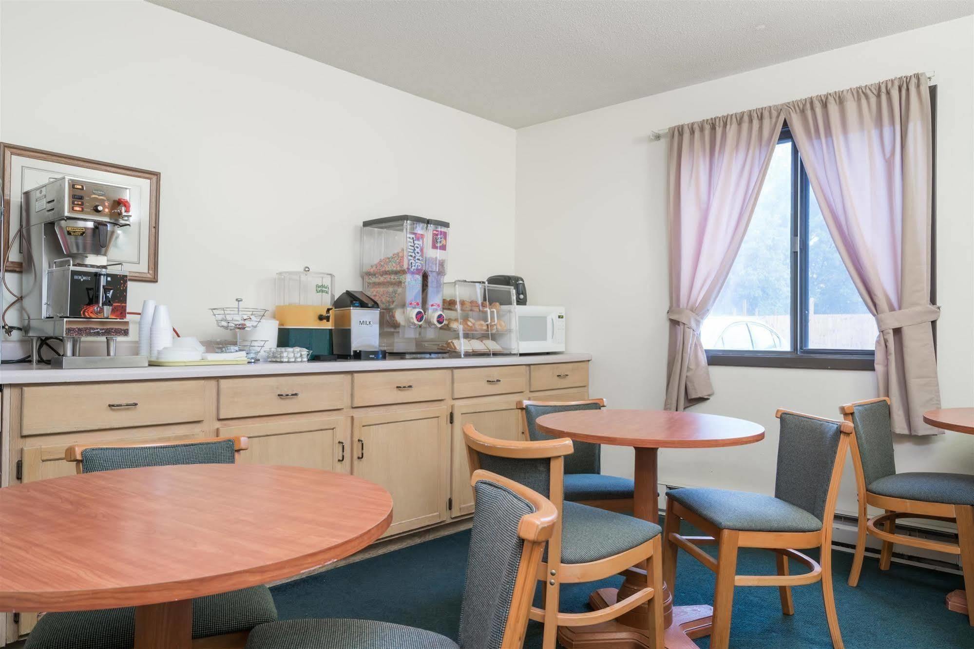 Motel Super 8 By Wyndham Eau Claire I-94 Esterno foto